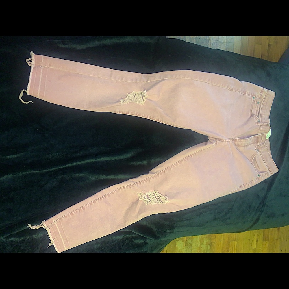 New without tag adorable distressed Mudd Jeans mid rise ankle jeans stretch